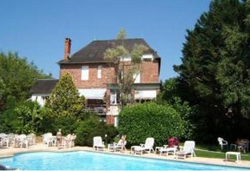 Logishotels Le Relais Du Quercy Meyssac Bagian luar foto