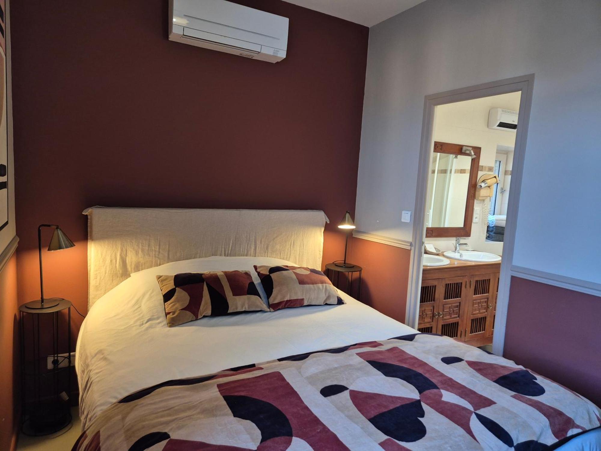 Logishotels Le Relais Du Quercy Meyssac Bagian luar foto