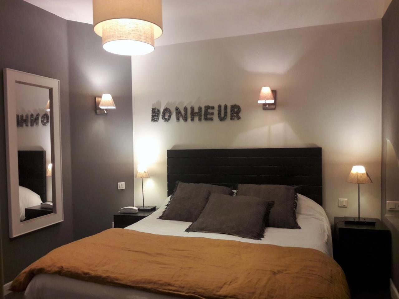 Logishotels Le Relais Du Quercy Meyssac Bagian luar foto